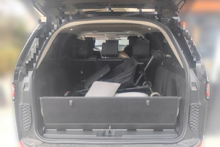 Used Land Rover Discovery 2019 3.0 SC V6 HSE Trunk