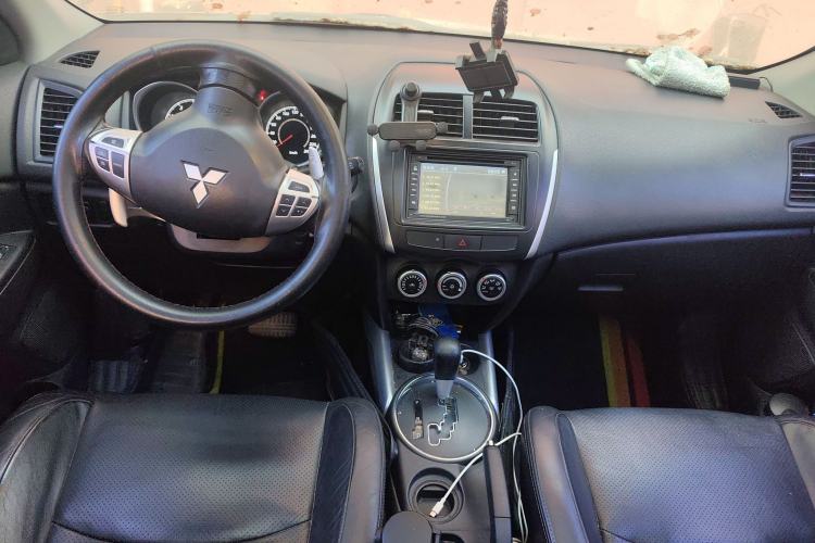 Used Mitsubishi ASX 2011 2.0 L Two-Wheel Drive XuanYi Version
