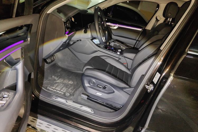 Used Volkswagen Touareg 2019 2.0 TSI Ruiyi Edition China V Standard Driver Seat