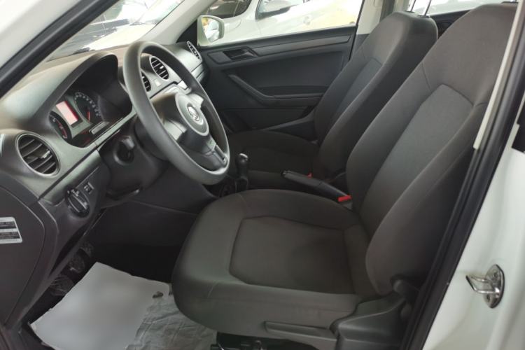 Used Volkswagen Jetta 2015 Value Edition 1.6L Manual Fashionable Style
