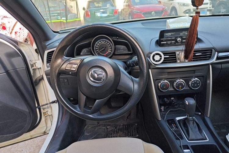 Used Mazda CX-4 2016 2.0L Automatic 2WD Blue Sky Dynamic Edition Steering Wheel