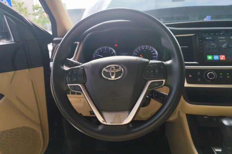 Used Toyota Highlander 2018 2.0T Four-Wheel Drive Elite Edition 7 Seats China V Standard Steering Wheel
