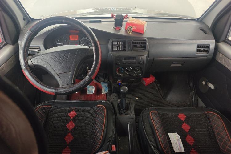 Used Wuling Rongguang 2011 1.2L Base Version
