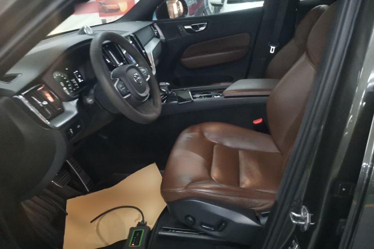 Used Volvo XC60 2021 T5 4x4 Smart Luxury Edition
