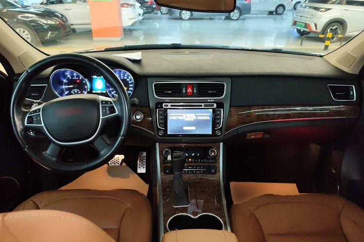 Used Haval H8 2015 2.0T Two-Wheel-Drive Standard Version
