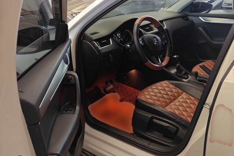 Used Skoda Octavia 2019 1.5L Automatic Smart Drive Luxury Edition China VI Standard