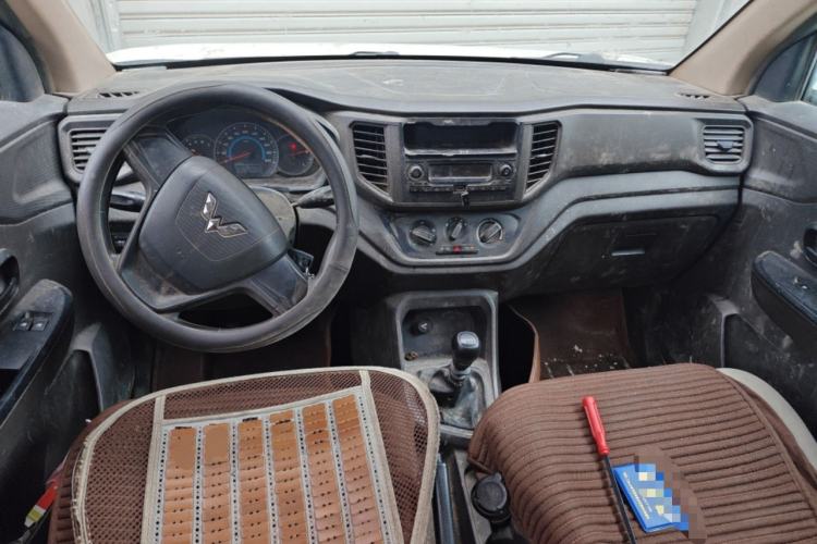 Used Wuling Hongguang V 2019 1.5L Base Version China VI LAR
