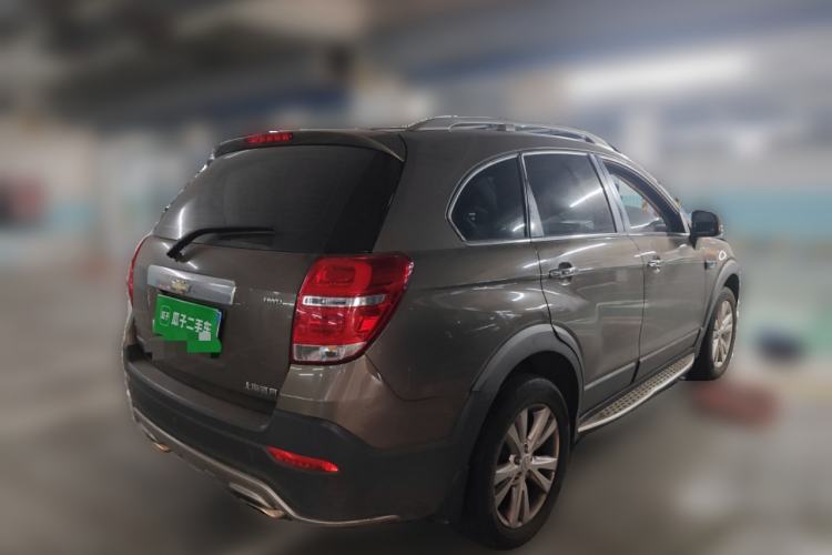 Used Chevrolet Captiva 2015 2.4L 4x4 Flagship Edition 7-Seater

