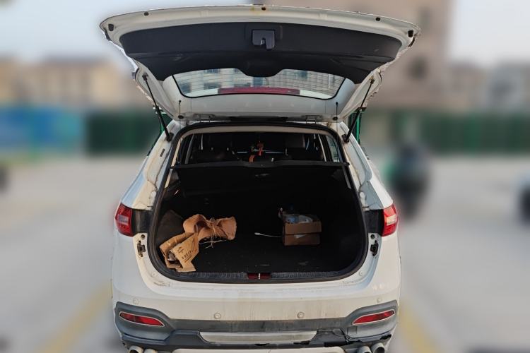 Used FAW Senya R7 2016 1.6L Manual Smart Version Trunk