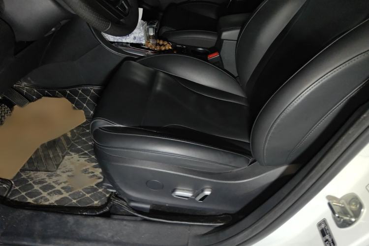 Used Haval H2 2018 Chuanxiang Edition 1.5T Dual-Clutch Two-Wheel Drive ZhiShang Model China V Standard Left Front Seat