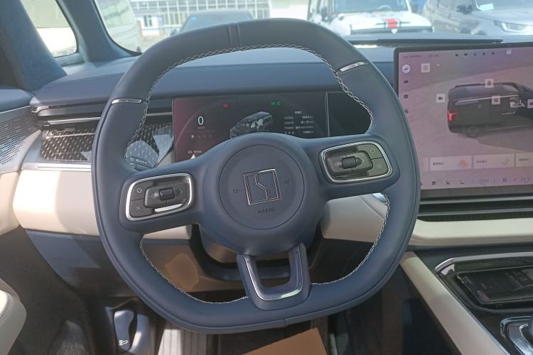 Used Zeekr 009 2024 7-Seater Aisle Version 108 kWh
