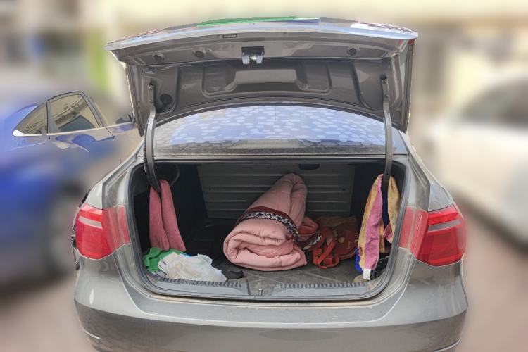 Used Volkswagen Jetta 2015 1.6L Manual Fashion Edition
