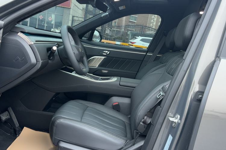 Used ONVO Luxeed L90 2025 Model—Ultra Six-Seater Version
