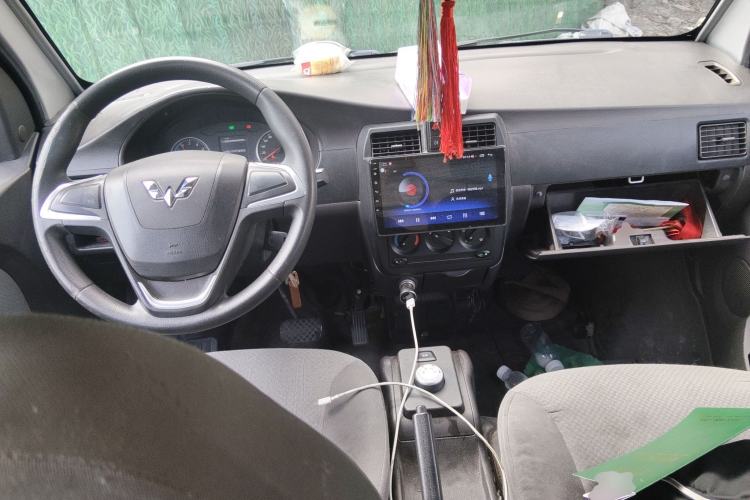 Used Wuling Rongguang EV 2020 Basic Version 7-Seater 300 km
