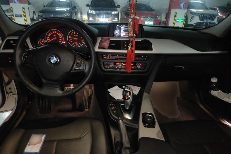 Used BMW 3 Series 2015 320Li Fashion Model Center Console