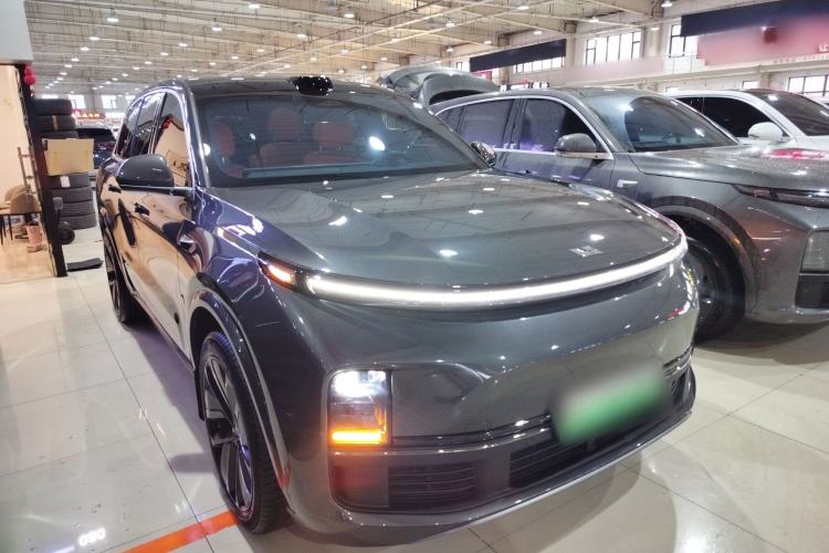 Used Li Auto L8 2024 Ultra Model Front Right 45 Deg