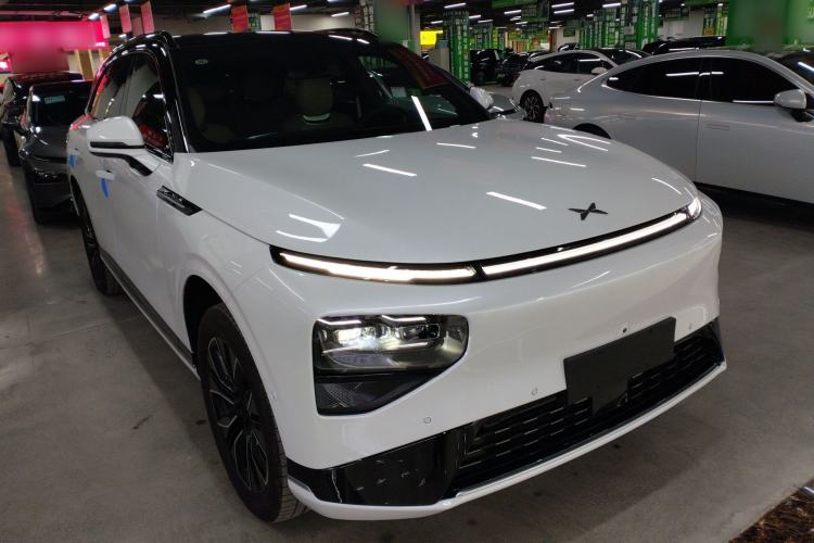 Used XPeng G9 2025 625 Long-Range Max Front Right 45 Deg