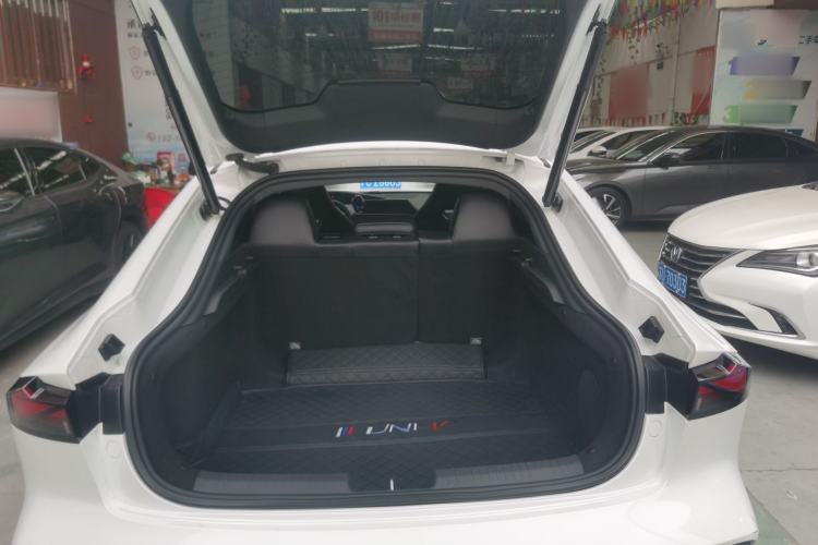 Used CHANGAN UNI-V 2023 2.0T Leading-Speed Edition