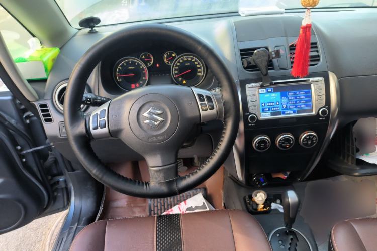 Used Suzuki SX4 2012 Ruiqi 1.8L Automatic Sport Model
