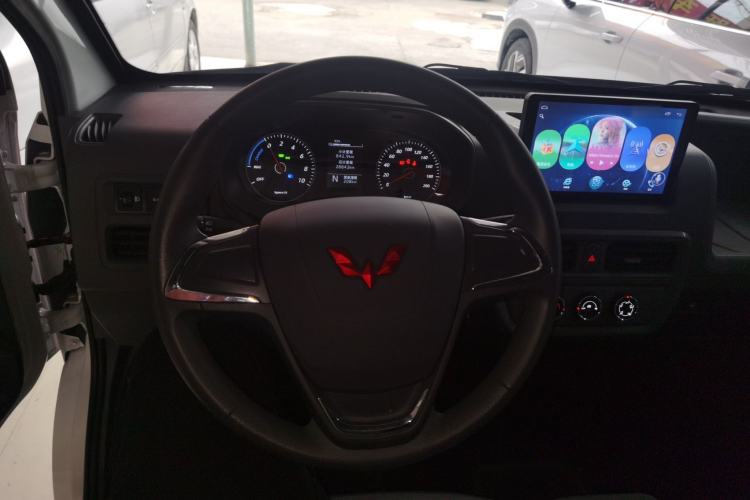 Used Wuling Yangguang 2025 Model 400km Bus Edition—Comfort Edition