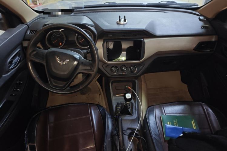 Used Wuling Hongguang 2018 1.5L S Standard Version L2B Center Console