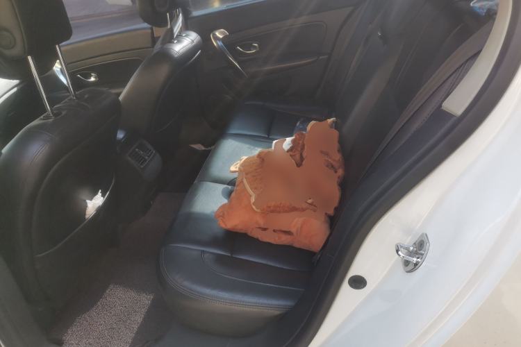 Used Renault Latitude 2011 2.5L Automatic Luxury Navigation Edition