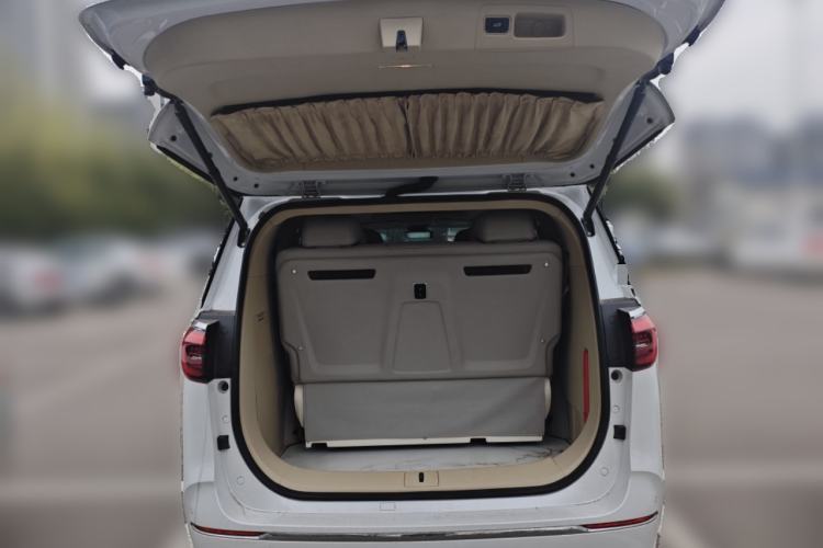 Used Buick GL8 2022 ES Landtrek 653T Luxury Edition