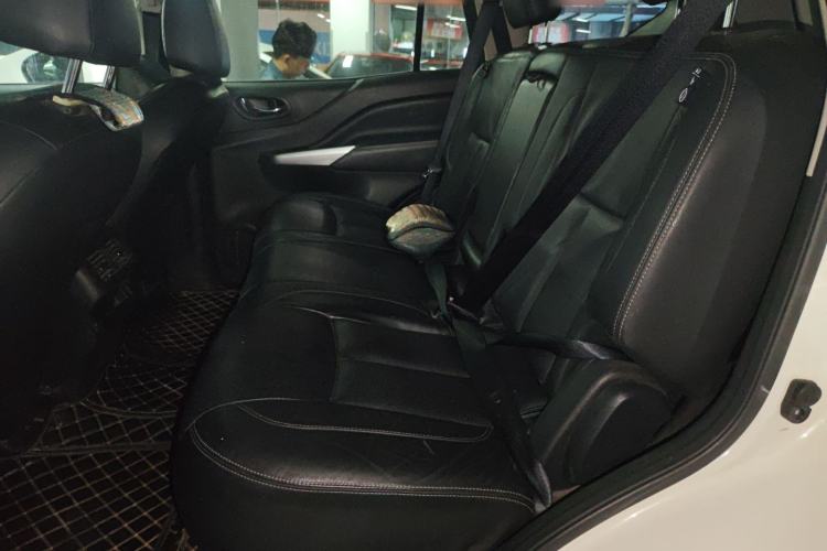 Used Nissan Terra 2018 2.5L Automatic 2WD Luxury Edition
