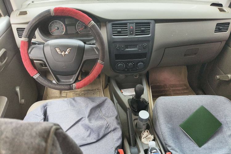 Used Wuling Rongguang V 2016 1.5L Practical Version