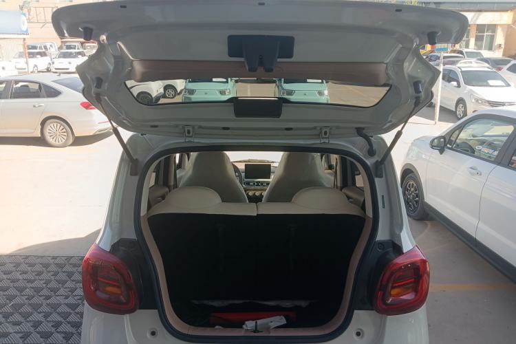 Used Wuling Hongguang MINIEV 2025 Four-Door Version Advanced Edition Trunk
