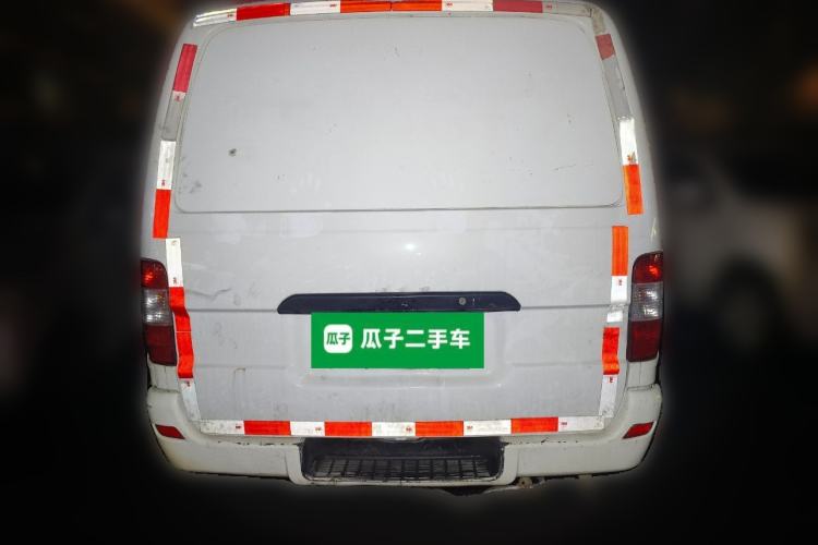 Used Jinbei Hiace 2018 2.0L Fifth-Generation Box Truck Standard Roof 2 Seats 4G21C