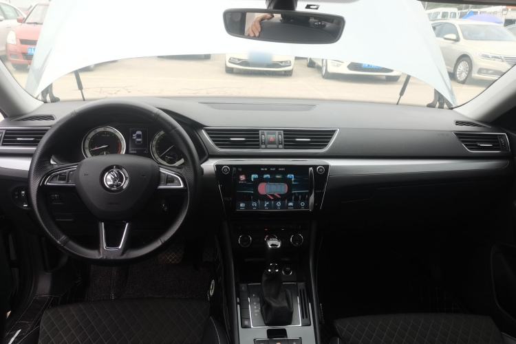 Used Skoda Superb 2018 TSI330 DSG Comfort Edition China V Standard Center Console