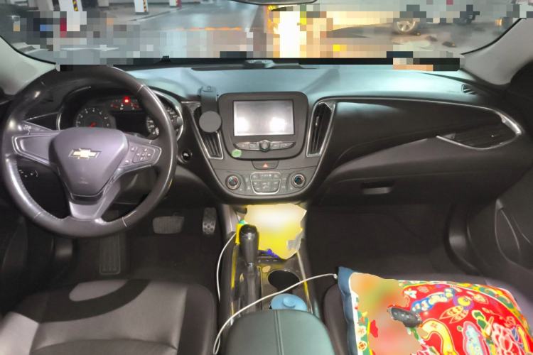 Used Chevrolet Malibu XL 2017 1.5T Automatic Ruichi Edition Center Console