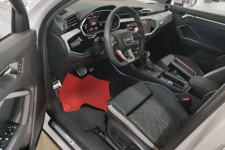 Used Audi Q3 2024 40 TFSI Fashion Dynamic Model
