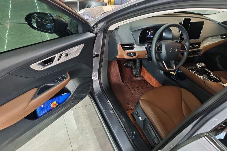 Used Hongqi E-QM5 2024 610 km PLUS