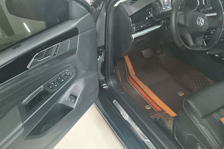 Used Volkswagen Passat New Energy 2022 430 PHEV Hybrid Business Edition Driver Seat