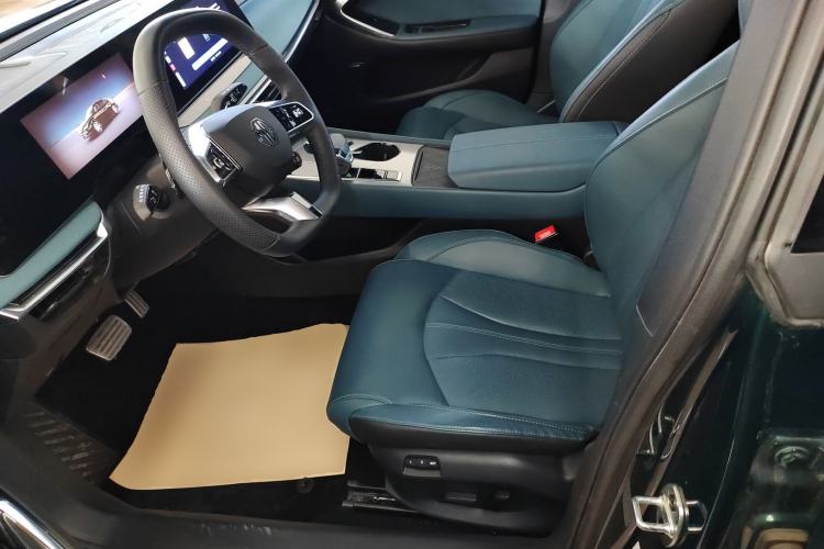 Used MG 7 2023 2.0T Automatic Trophy+ Ignition Glory Edition
