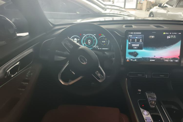 Used GAC Trumpchi GS8 2025 Linghang Series 2.0 TGDI Two-Wheel-Drive Luxury Edition 5 Seats