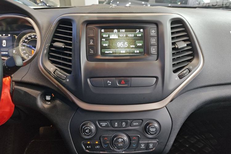 Used Jeep Cherokee 2016 2.4L Leading Edition