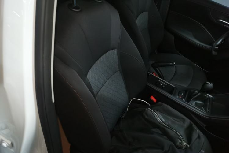 Used Roewe i5 2026 Model 1.5L Manual Comfort Version
