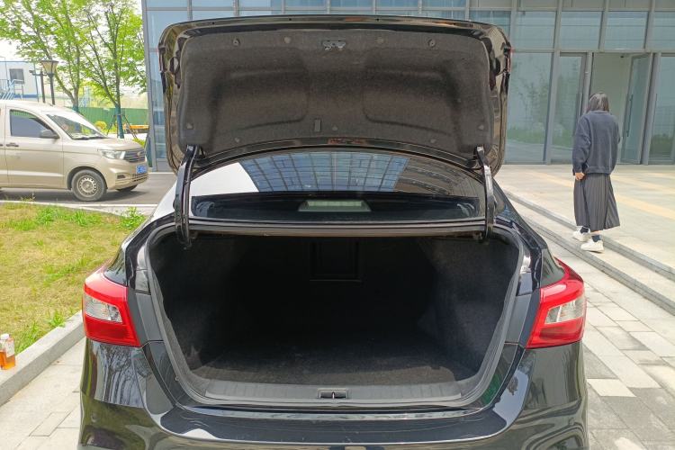 Used Nissan Sylphy 2022 Classic 1.6XL CVT Luxury Edition Trunk