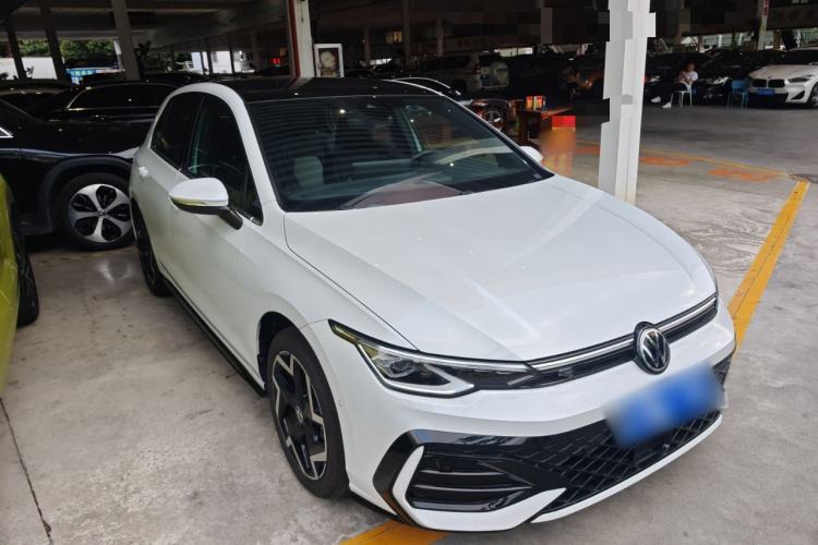 Used Volkswagen Golf 2025 300TSI R-Line Front Right 45 Deg