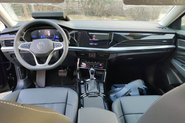 Used Volkswagen Passat New Energy 2025 430 PHEV Hybrid Business Edition Interior 2