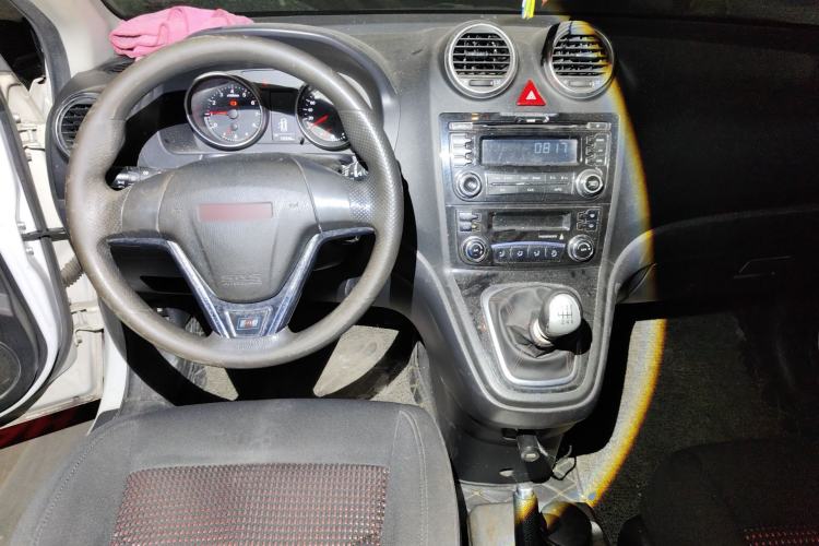 Used Haval H6 2015 Upgraded Model 1.5T Manual Two-Wheel Drive Urban Version
