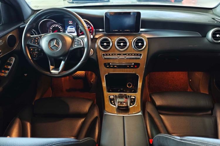 Used Mercedes-Benz GLC Coupe 2017 GLC 260 4MATIC Coupe SUV Interior 2