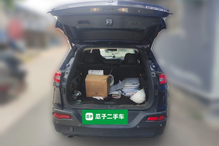 Used Jeep Cherokee 2016 2.0L Leading Edition Trunk