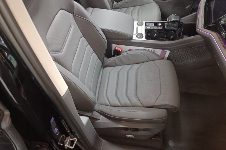 Used Volkswagen Touareg 2022 3.0 TSI Luxury Edition Black Diamond Sport Package