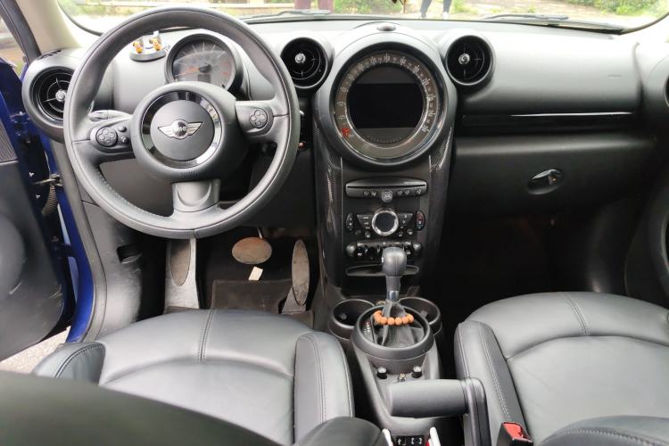 Used MINI Countryman 2014 1.6L COOPER Excitement Center Console
