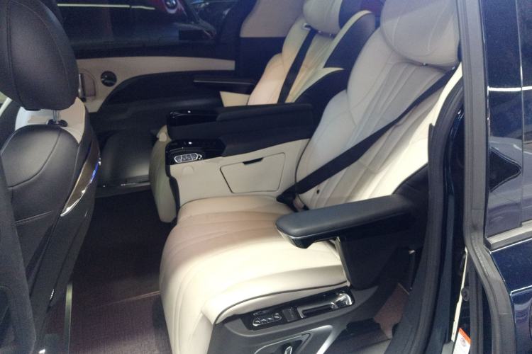 Used Toyota Granvia 2023 2.5L Hybrid Flagship VIP Edition Left Rear Seat