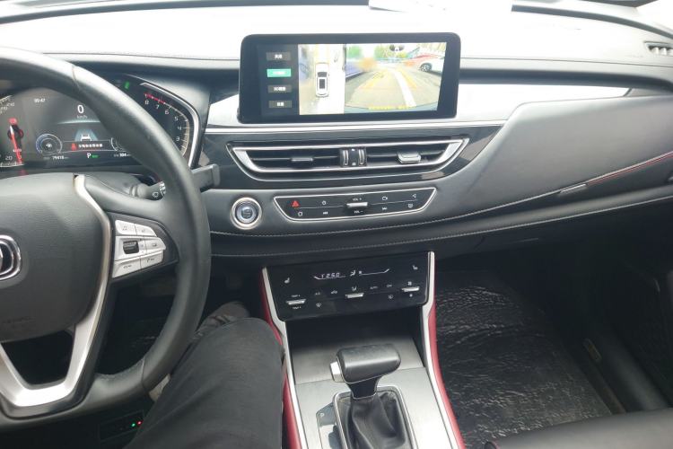 Used CHANGAN CS75 2022 Blue Whale Edition 1.5T DCT Prestige Model Center Console